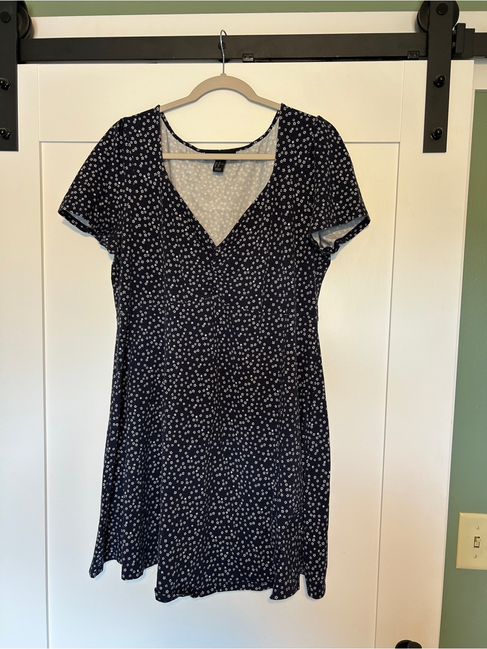 Forever 21 Navy Blue Short Sleeve V-Neck Mini Dress with White Floral Print
